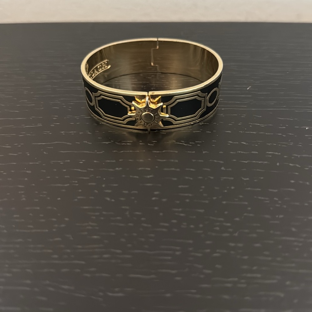 Rare coach bracelet black and Gold - Picture 2 of 4